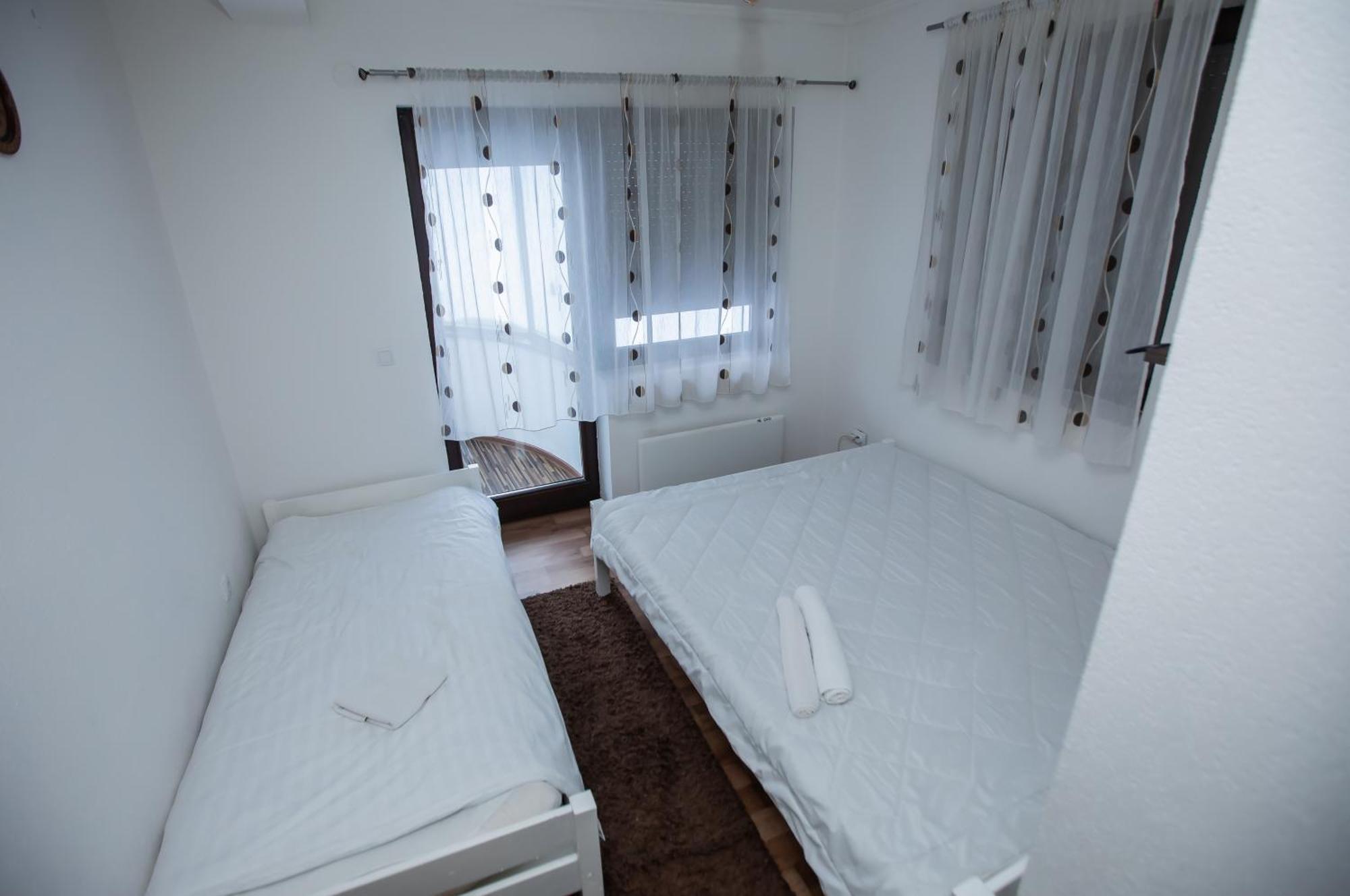 Apartment T&T ยาโฮรินา ภายนอก รูปภาพ